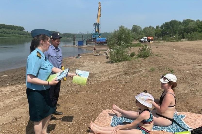 Какого июня можно купаться. Оборудованное место для купания. Купание в открытом водоеме. Купание безопасность. Какого июня можно купаться.